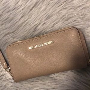 Michael Kors wristlet